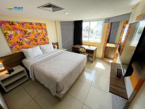 Postel nebo postele na pokoji v ubytování IMPERIAL FLAT com Roupa de Cama, Camareira, vista para o mar. + 22 fotografií