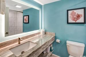 Koupelna v ubytování Immaculate Ocean View Double Queen Suite!- Grande Cayman Resort Unit 232 - Sleeps 4 Guests!