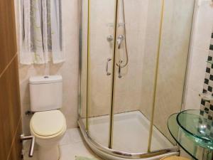Koupelna v ubytování Sea views apartment-wifi-sleep 5 + 6 fotografií