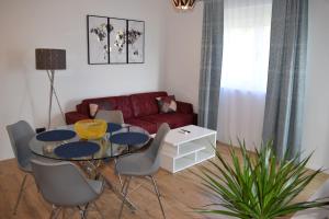 Posedenie v ubytovaní Apartman Oneum