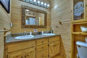 Bilik mandi di Bear River Cabin +24 gambar