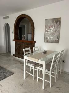 Гостиная зона в Jardines Apartment