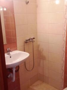 A bathroom at Villa Poliana