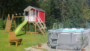 Sundlaugin á Apartamenty Sadowy eða í nágrenninu