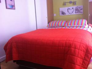 Cama ou camas em um quarto em Culver House Hotel
