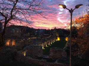 Photo de la galerie de l'établissement Roman Thermae 2bdrm Sunny Apartment, à Varna
