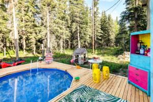 Bazén v ubytování Delta Junction Rental with Shared Pool and Hot Tub! nebo v jeho okolí