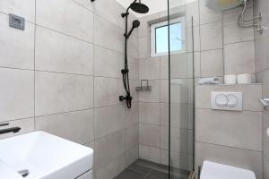 Koupelna v ubytování Apartments with a parking space Gradac, Makarska - 2784
