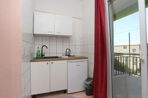 Kuchyň nebo kuchyňský kout v ubytování Apartments with a parking space Gradac, Makarska - 2784