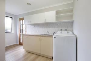 Gallery image of Great Ocean Road Retreat in Warrnambool
