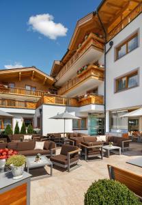 A seating area at Hotel am Reiterkogel