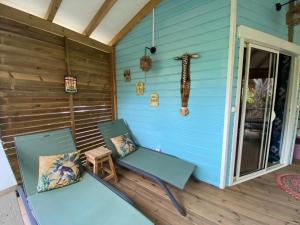 Foto dalla galleria di Villa Gaïa - Bungalow Ti-Spa et son jacuzzi privé dans un jardin tropical, séjour en amoureux ou en famille a Le Diamant