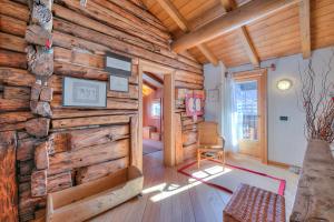 Φωτογραφία από το άλμπουμ του Chalet Lidia Ski in-Ski out 50m στο Λιβίνιο