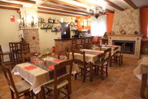 Hotel Rural Valle del Turrilla - Cazorlatur 레스토랑 또는 맛집