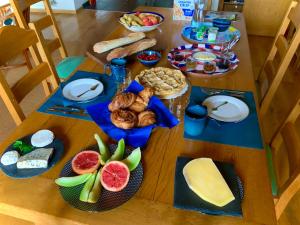 Jedlo v ubytovaní bed & breakfast alebo blízkom okolí
