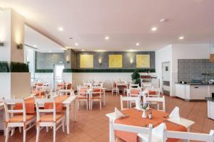 Restaurace v ubytování AluaSun Helios Beach - All Inclusive