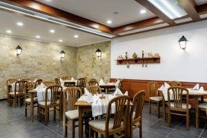 Restaurace v ubytování AluaSun Helios Beach - All Inclusive