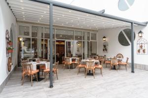 Restaurace v ubytování AluaSun Helios Beach - All Inclusive