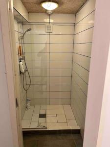 Vannituba majutusasutuses Marielyst, idyllisk feriehus 800m fra torvet +13 fotot