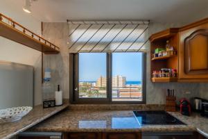 Afbeelding uit fotogalerij van Ático vista mar Los Cristianos in Los Cristianos