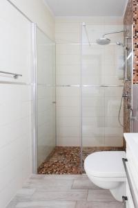 Ένα μπάνιο στο Tophill Altezza Premium - best view and pool