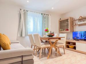 Kuchyň nebo kuchyňský kout v ubytování Holiday home Giran