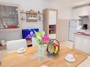 Kuchyň nebo kuchyňský kout v ubytování Holiday home Giran