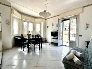 Predel za sedenje v nastanitvi Suite Sea 27 - Sanremo Vista Mare