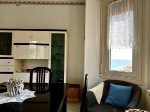 Area tempat duduk di Suite Sea 27 - Sanremo Vista Mare