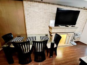 Gallery image of 2D - 3 Bedroom Downtown Apartment with shared Pool in Makkasan