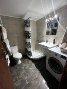 Bilik mandi di Olivia Apartment