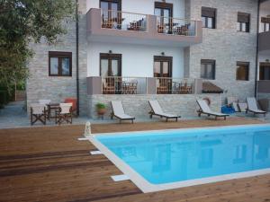 Bazén v ubytování Apartment & Studios Haido nebo v jeho okolí