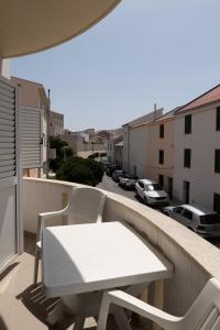Balkón nebo terasa v ubytování Apartments Center Pag 50 m to the sea