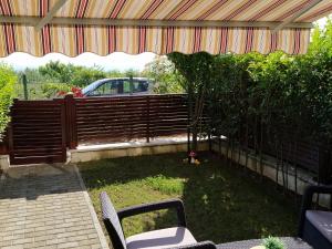 A garden outside Byala-apartment-valmira