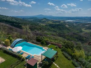 The swimming pool at or close to IL CASALE DEL NONNO 8&2 Emma Villas