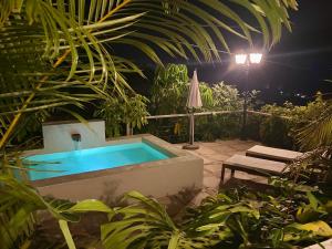 Basen w obiekcie Casa Badana, Exclusiva Casa Privada con Piscina y Vistas al Mar lub w pobliżu