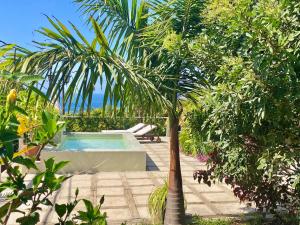 Basen w obiekcie Casa Badana, Exclusiva Casa Privada con Piscina y Vistas al Mar lub w pobliżu