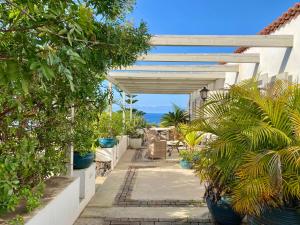 Ogród w obiekcie Casa Badana, Exclusiva Casa Privada con Piscina y Vistas al Mar