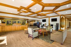 Lobbyn eller receptionsområdet på Best Western Prairie Inn & Conference Center