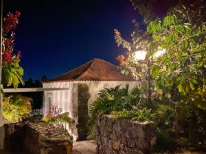 Ogród w obiekcie Casa Badana, Exclusiva Casa Privada con Piscina y Vistas al Mar