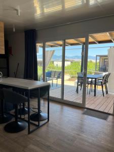 Naturlandskabet i nærheden af feriehuset + 31 billeder