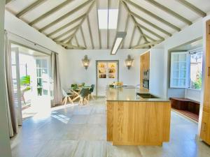 Zdjęcie z galerii obiektu Casa Badana, Exclusiva Casa Privada con Piscina y Vistas al Mar w mieście La Orotava