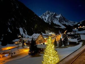 Üldine mäevaade või majutusasutusest Hotel Alpenrose pildistatud vaade