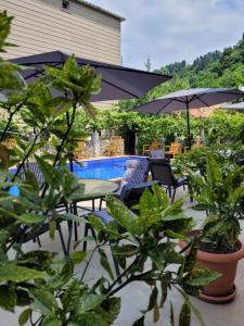 Bazén v ubytování Vizitori Hotel nebo v jeho okolí
