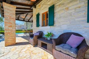 Posedenie v ubytovaní Villa Elaya