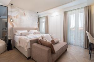 Luxury rooms Le Prestige Few Minutes from Split's Iconic Waterfront客房内的一张或多张床位