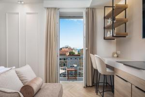 Luxury rooms Le Prestige Few Minutes from Split's Iconic Waterfront的休息区