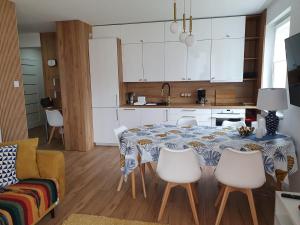 Kuchyňa alebo kuchynka v ubytovaní Apartament Comfort Del Mar IV Kolobrzeg