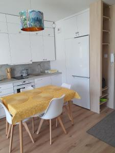 Kuchnia lub aneks kuchenny w obiekcie Apartament Comfort Del Mar V