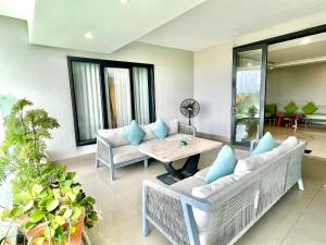 A seating area at Ocenkey Welcome You to Vung Tau with 3Bedroom